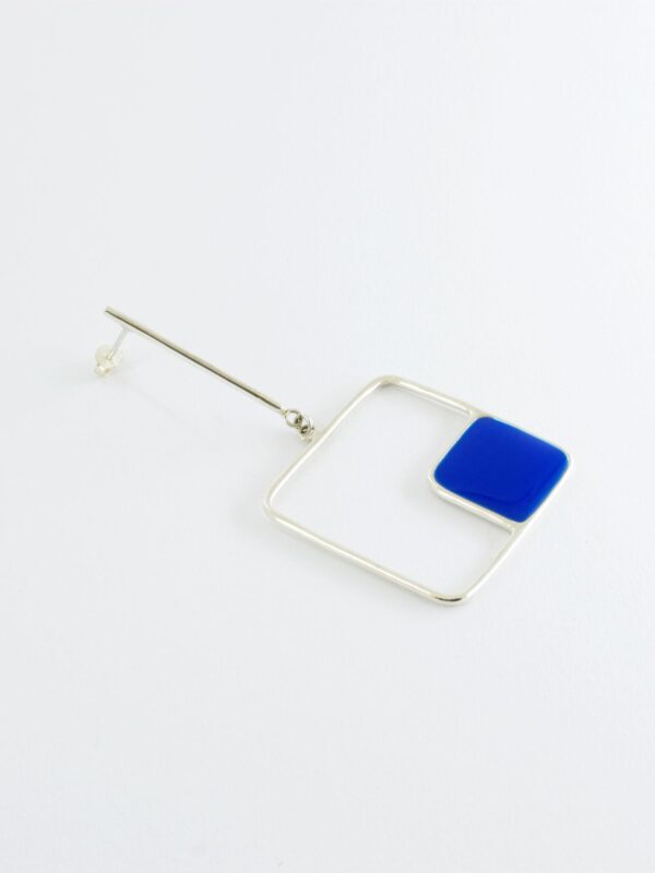 Minimal handcrafted fashion jewelry made from 925 Sterling Silver with geometric chunky shapes