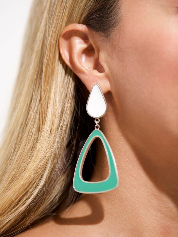 Minimal handcrafted fashion jewelry made from 925 Sterling Silver with geometric chunky shapes