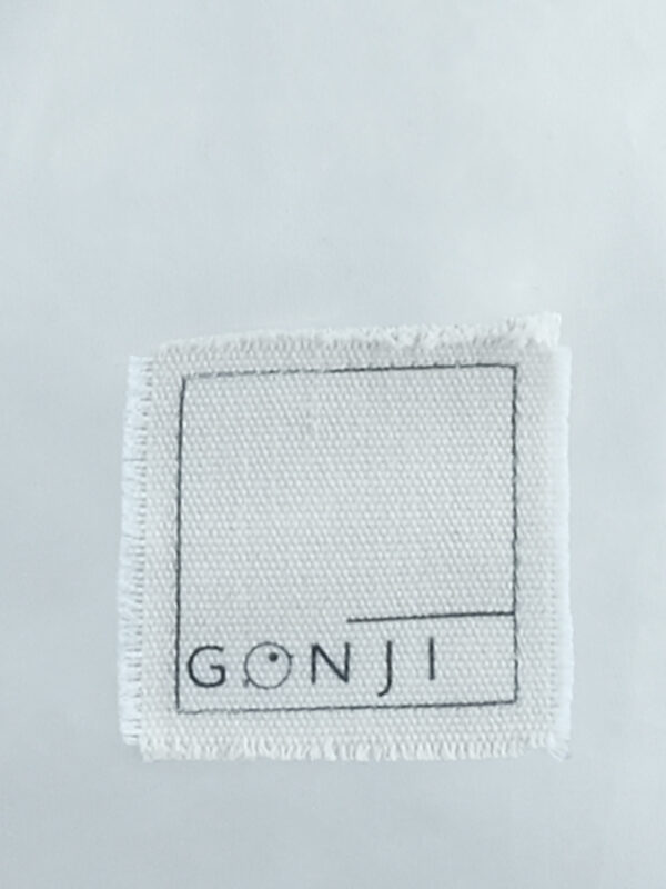 Gonji gumby puffer bags in Milky Detail